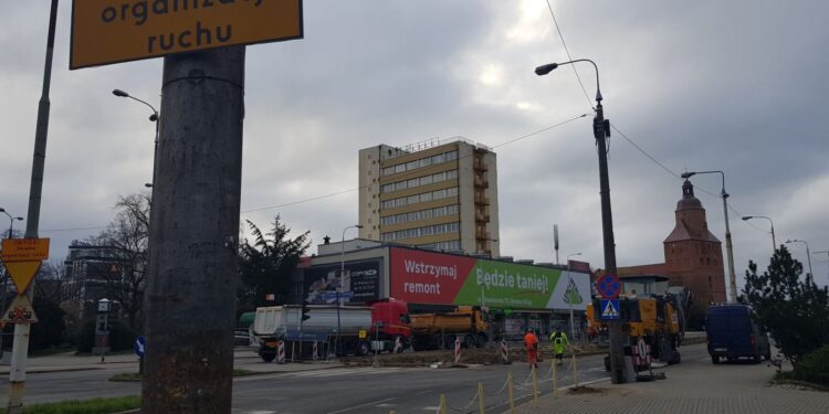 Zaczęło się… Zmiany na głównym skrzyżowaniu w centrum