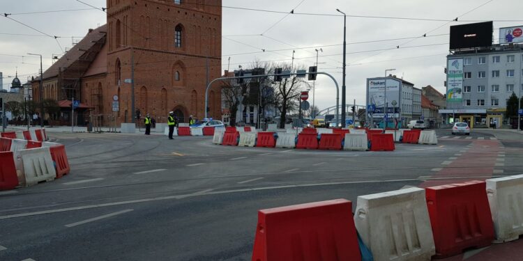 Zaczęło się… Zmiany na głównym skrzyżowaniu w centrum