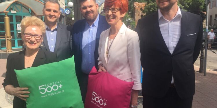 E.Rafalska: „Rodzina 500 plus” to przełom w polityce społecznej