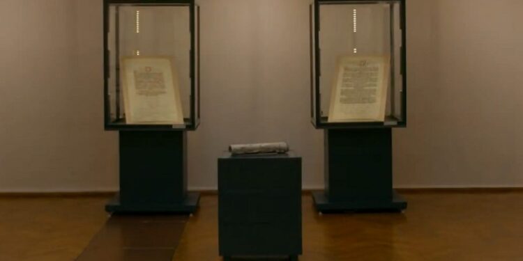 Akty erekcyjne na wystawie online