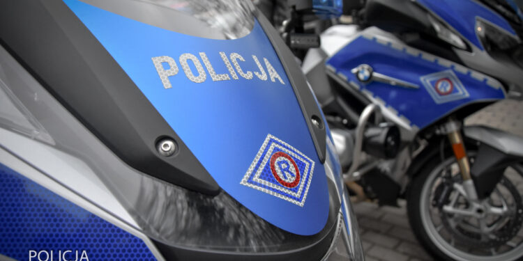 Na drogi wyjechali policjanci na motocyklach