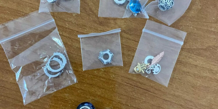 Sprzedawał „lewą” biżuterię. Oszust stanie przed sądem