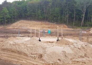 Symboliczne rozpoczęcie budowy hali przy Słowiance