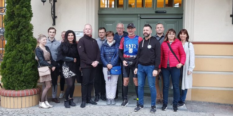 24 godziny biegu księdza profesora. „W mocnym ciele, mocny intelekt”