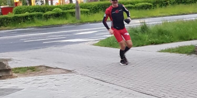 Ponad 150 km! Ksiądz Profesor dobiegł do mety