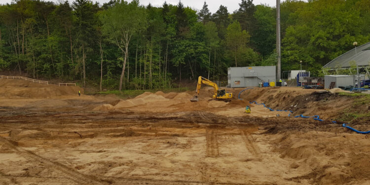 Budowa hali rusza pełną parą