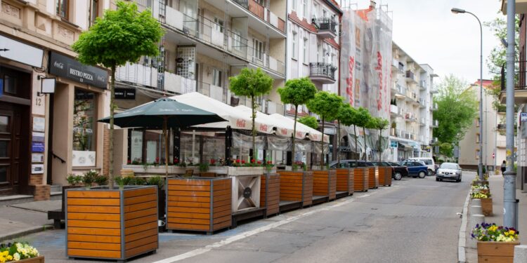W mieście coraz więcej ogródków gastronomicznych