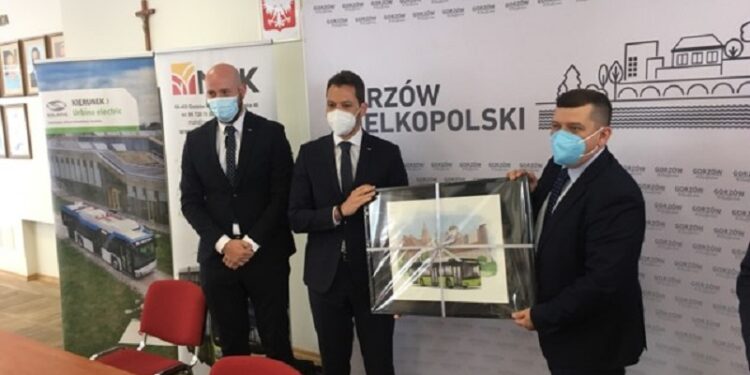 Umowa na elektryczne Solarisy podpisana