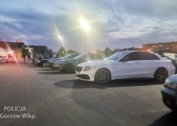 Funkcjonariusze zapobiegli nocnym wyścigom