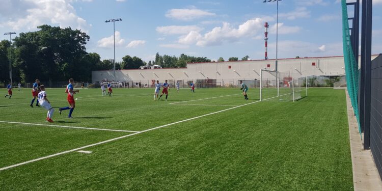 Juniorskie derby dla Stilonu