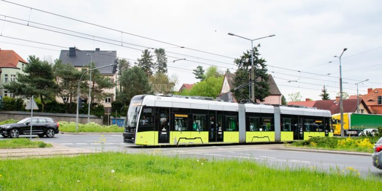 Piesi, uważajcie na tramwaje