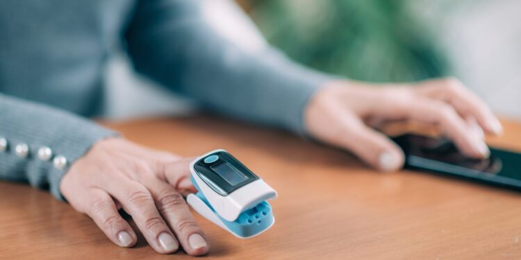 Uwaga na pokazy, pulsoksymetr, pretekst