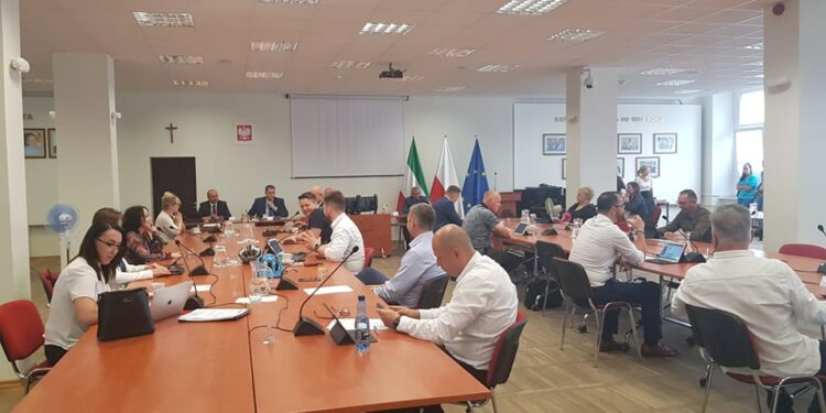 Parkowanie będzie droższe, a strefa większa