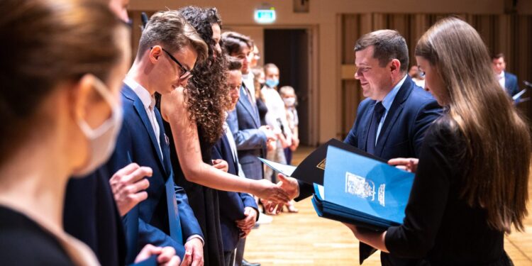 Najzdolniejsi otrzymali stypendia