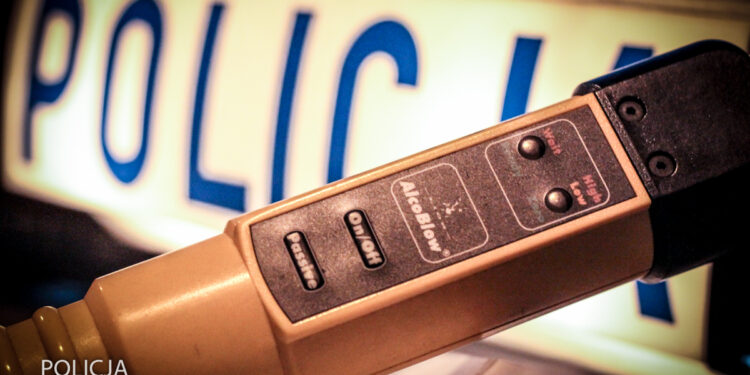 Nietrzeźwy kierowca zatrzymany przez policjanta na urlopie