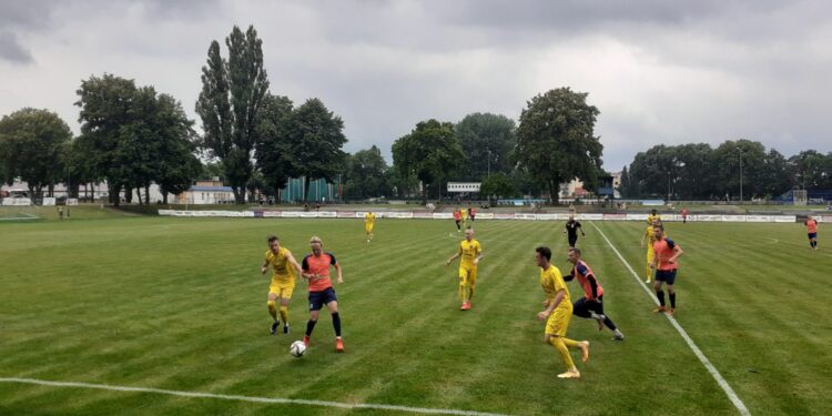 Remis Lechii i Warty w sparingu