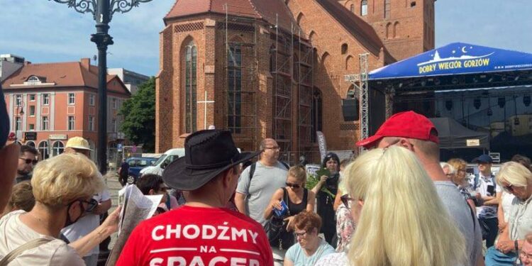 Kolejny spacer z przewodnikiem