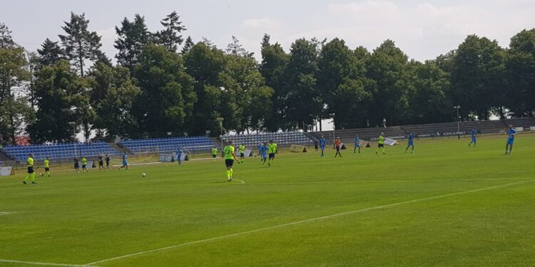 Sparingi Warty i Stilonu równocześnie obok siebie z różnymi rezultatami