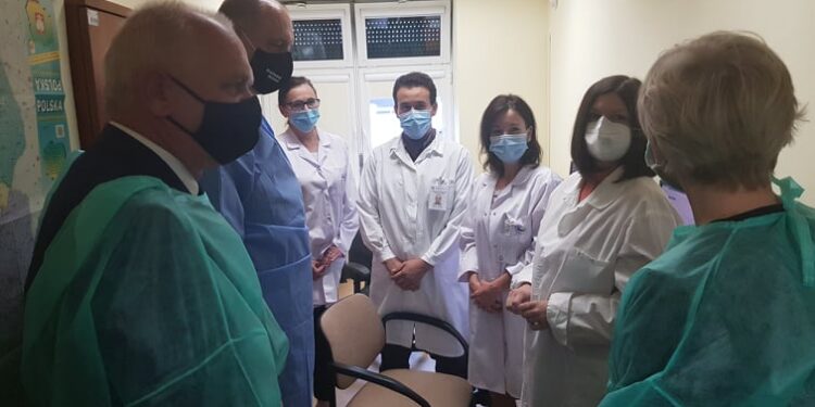 Nowe możliwości walki z COVID 19. Inwestycja w laboratorium WSSE