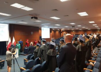 Studenci AJP odebrali dyplomy