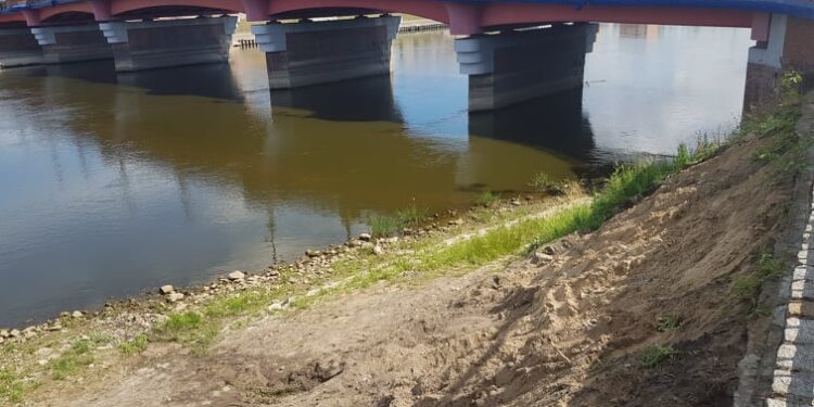 Rozpoczęła się naprawa skarpy