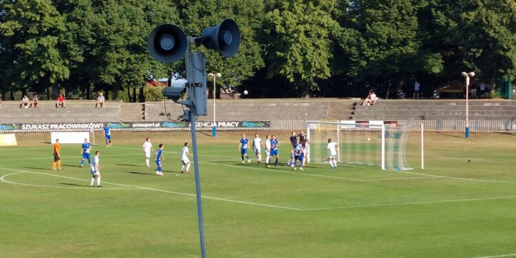 Korona się postawiła, ale Stilon zdobył kolejne 3 punkty