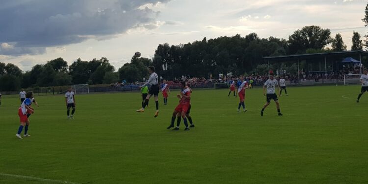 Remisowy powrót Celulozy, Syrena z niedosytem