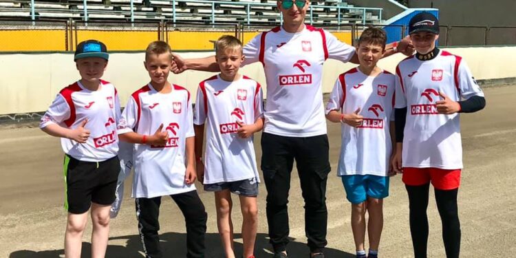 Mini żużel na dużym torze