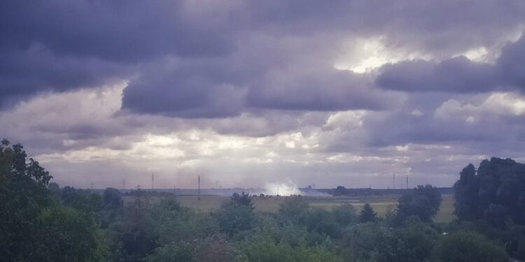 Palą się łąki nad Wartą