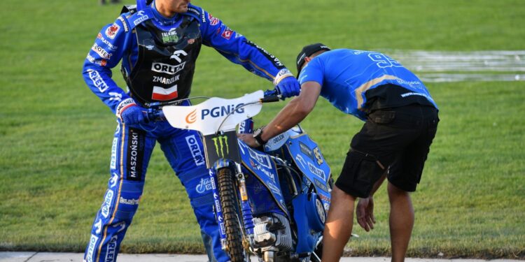 Nie ma powtórki z piątku, Łaguta najlepszy w GP, kontuzja Vaculika!