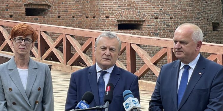 Wicepremier Gliński o przyszłości muzeum w Dobiegniewie