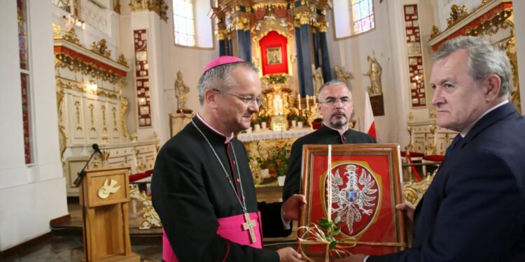 Piotr Gliński odwiedził sanktuarium w Rokitnie
