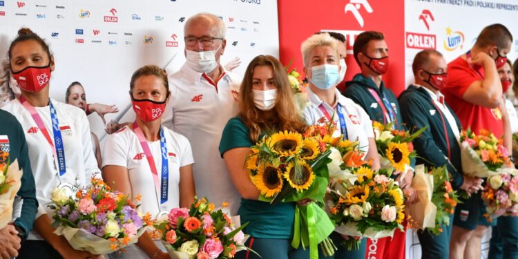 Polscy złoci medaliści wrócili do Warszawy