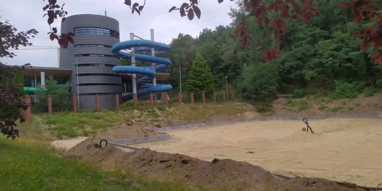 Były korty, będzie parking