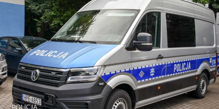 Nowoczesny radiowóz gorzowskiej drogówki