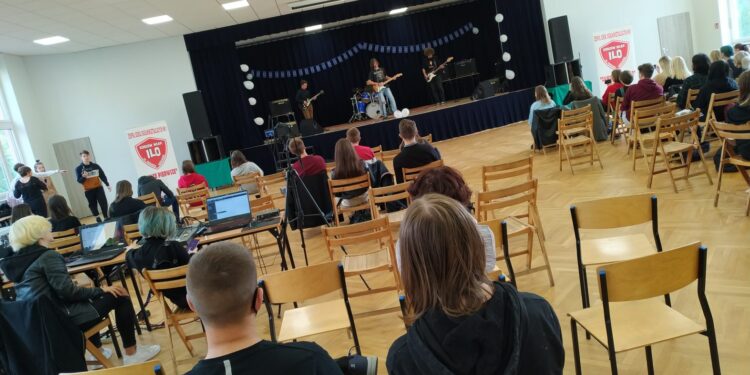 Obce języki w różnych tonacjach w I LO