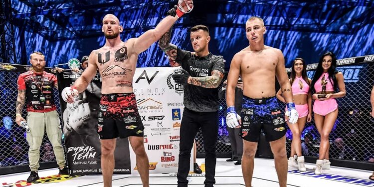 Szybko i skutecznie: kolejne zwycięstwo Mateusza Rybaka w Babilon MMA