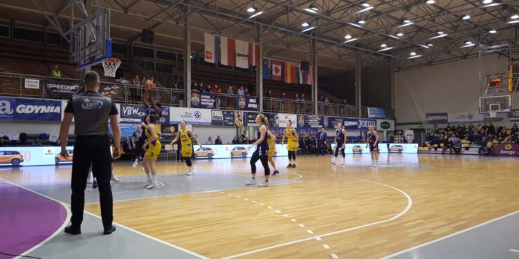 Inauguracja z problemami w tle