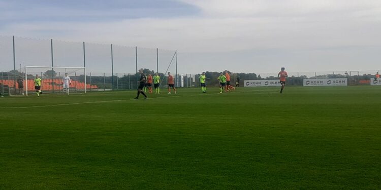 Warta przegrała wysoko i pozostaje ostatnia