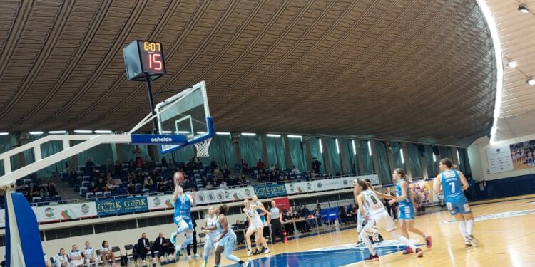 Spokojne zwycięstwo akademiczek w Sosnowcu