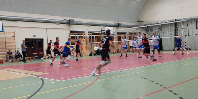 Niezła gra przeciwko faworyzowanym pilanom, ale górą goście