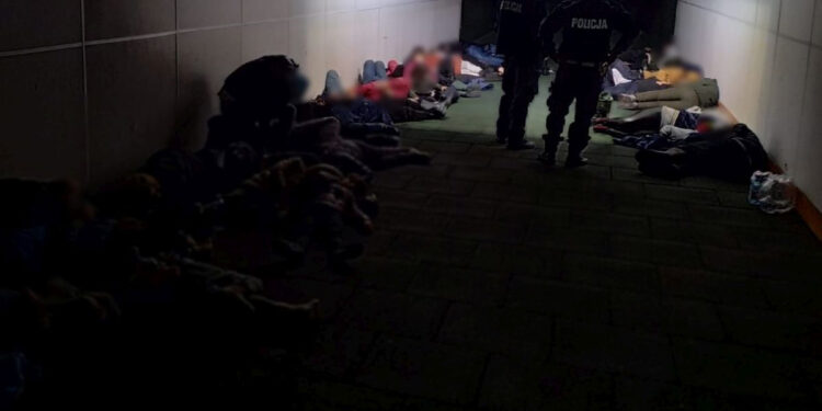 Zatrzymanie busa z 41 imigrantami na pokładzie