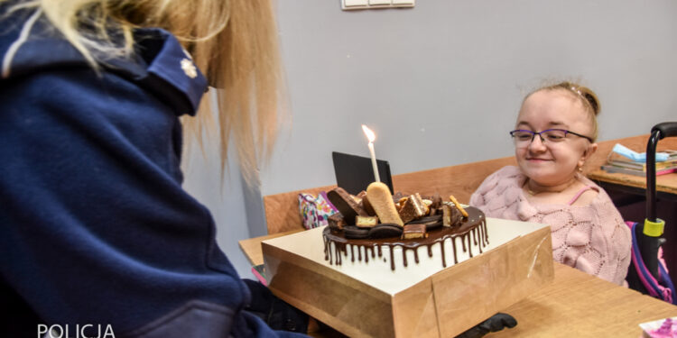 Policjanci dla chorej Wiktorii