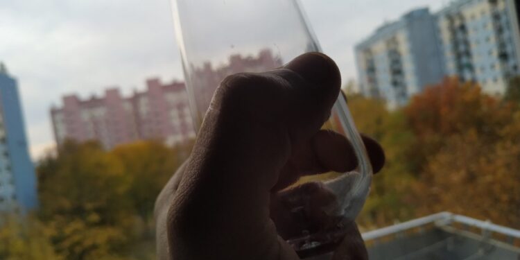 „Dobrze wiedzieć” – kiedy pojawia się uzależnienie jako niekonstruktywne radzenie sobie z problemami? – Jak człowiekowi w kryzysie pomaga gabinet psychoterapii SENS?