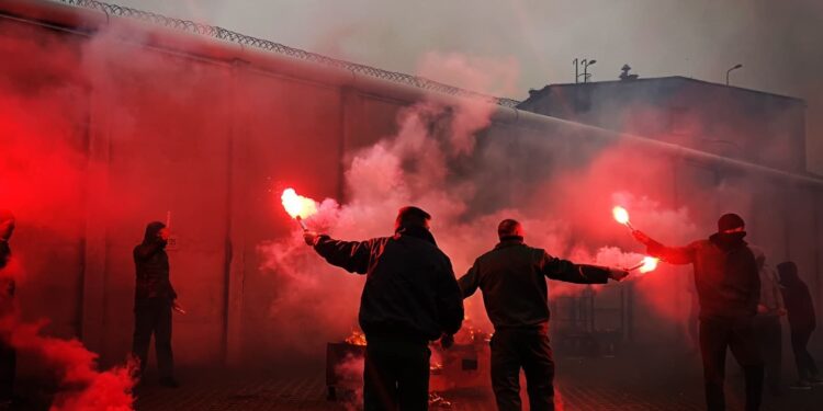 Akcja pod zakładem karnym [GALERIA]