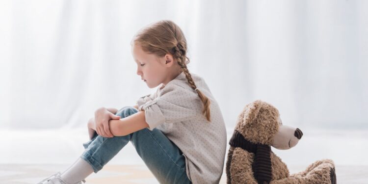 Raport: 15 proc. dzieci i 13 proc. nastolatków niezadowolonych ze swojego życia