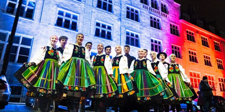 Urząd Miasta w barwach narodowych