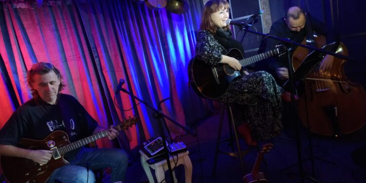 Monika Kowalska śpiewa piosenki Jaromira Nohavicy