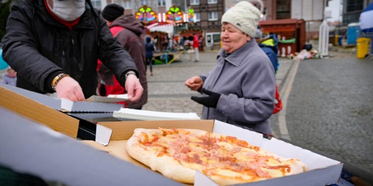 Rozdaliśmy ciepło na święta [ZDJĘCIA + FILM]
