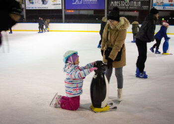 Miejskie Mikołajki na lodzie [ZDJĘCIA]